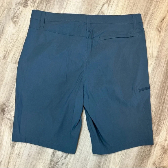 Weatherproof Vintage Mens Packable Hybrid Trail Shorts in a Handsome Deep Blue - Picture 3 of 6